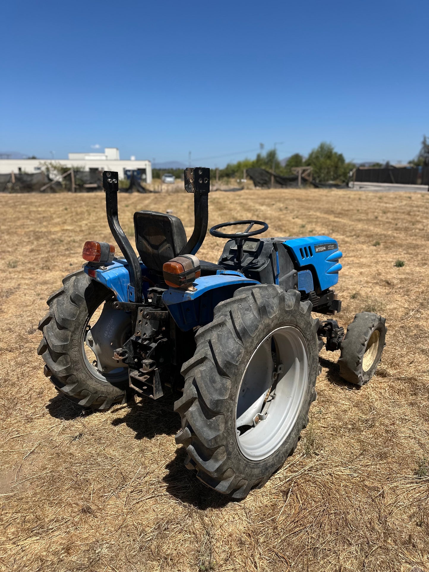Tractor Mitsubishi 224